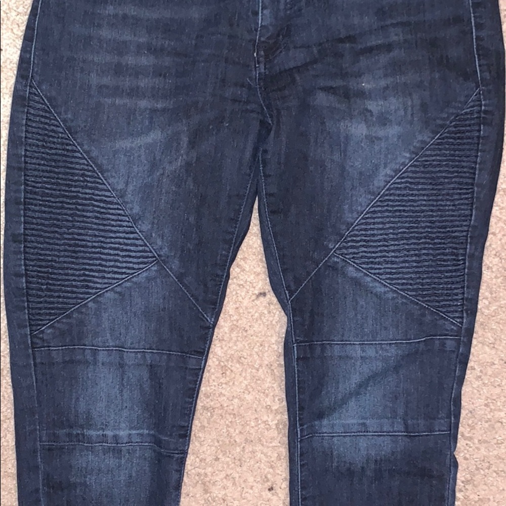 Jeans - Picture 3 of 4
